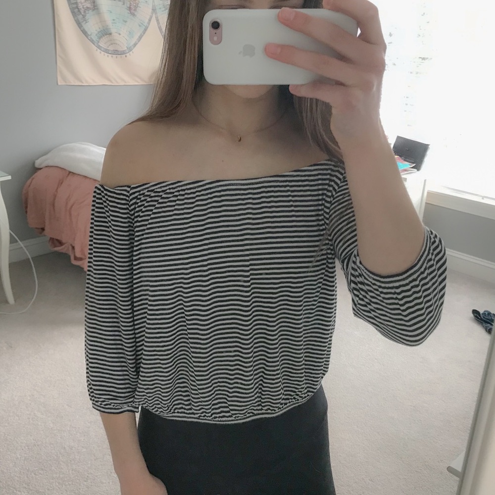 NWOT Hollister Off-The-Shoulder Top